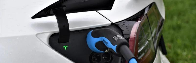 电动汽车充电 Car charging