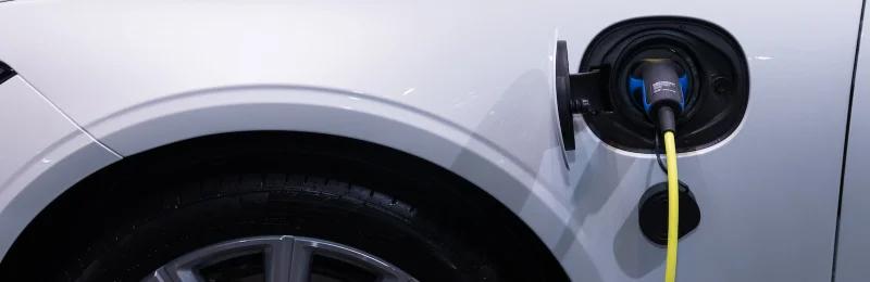 电动汽车充电 Car charging