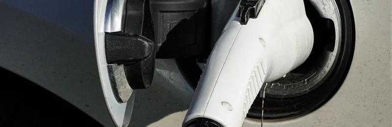 电动汽车充电 Car charging