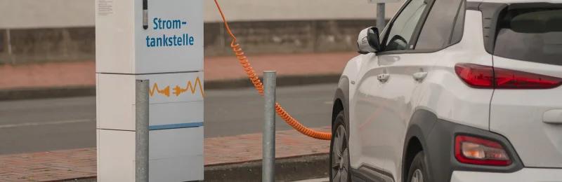 电动汽车充电 Car charging
