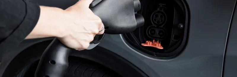 电动汽车充电 Car charging