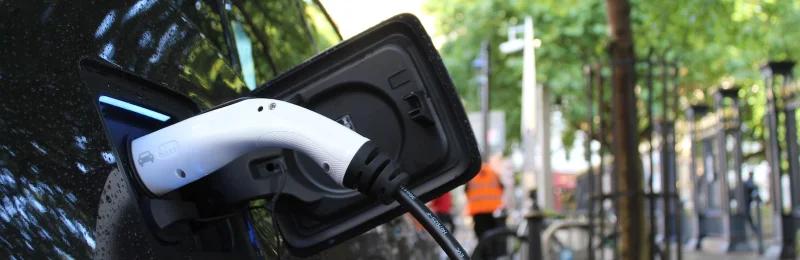 电动汽车 electric vehicle