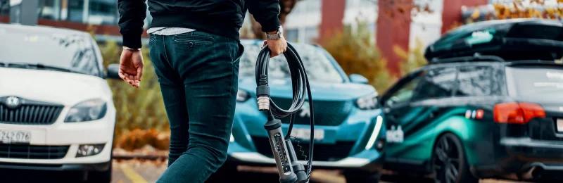 电动汽车 EV
