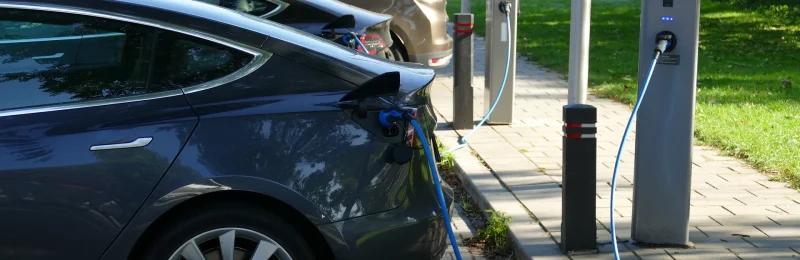 电动汽车充电 Car charging