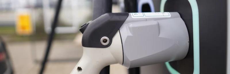 电动汽车充电 Car charging