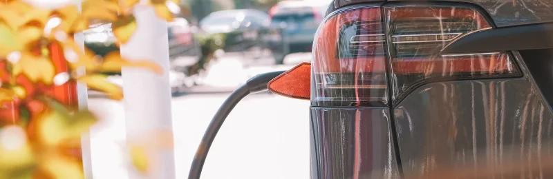 电动汽车充电 Car charging