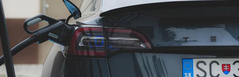 电动汽车充电 Car charging