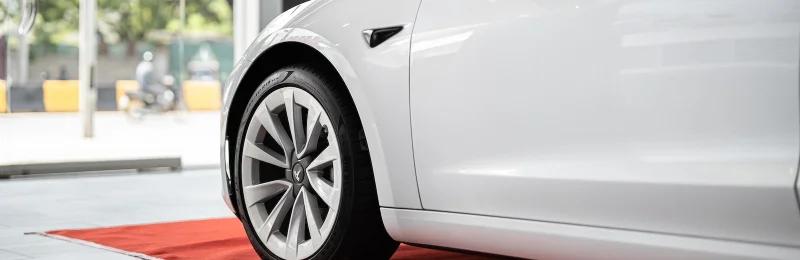 特斯拉 Tesla