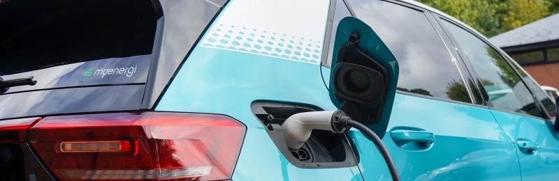 电动汽车充电 electric vehicle charging