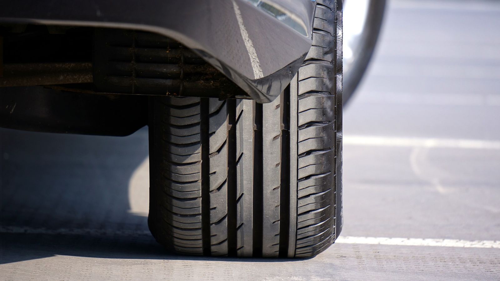 汽车轮胎 Automobile tire