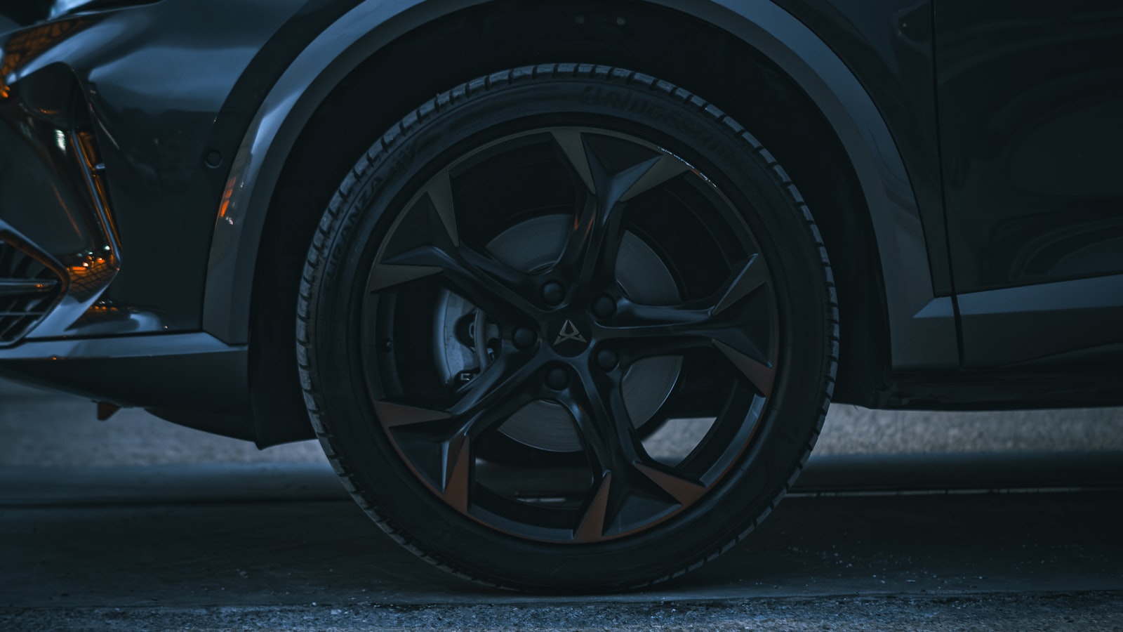 汽车轮胎 Automobile tire