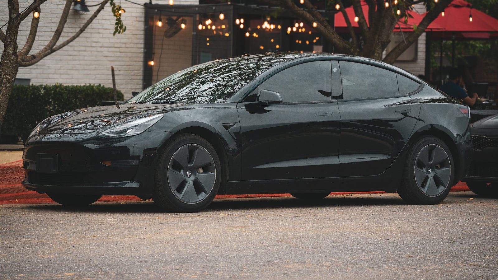 特斯拉 Tesla